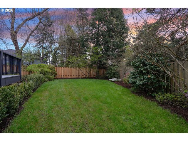 6425 ASHWOOD Ct, West Linn, OR 97068