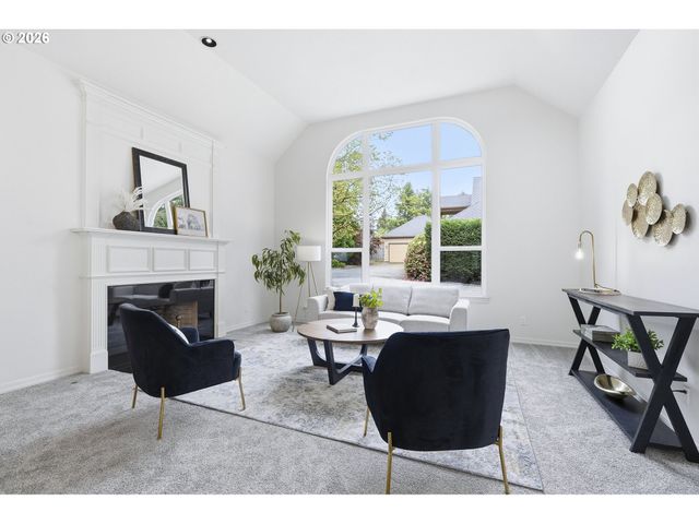 6425 ASHWOOD Ct, West Linn, OR 97068