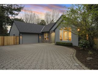 6425 ASHWOOD Ct, West Linn, OR 97068
