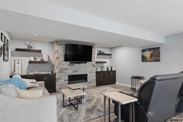 2520 Platte River Drive, Bellevue, NE 68123