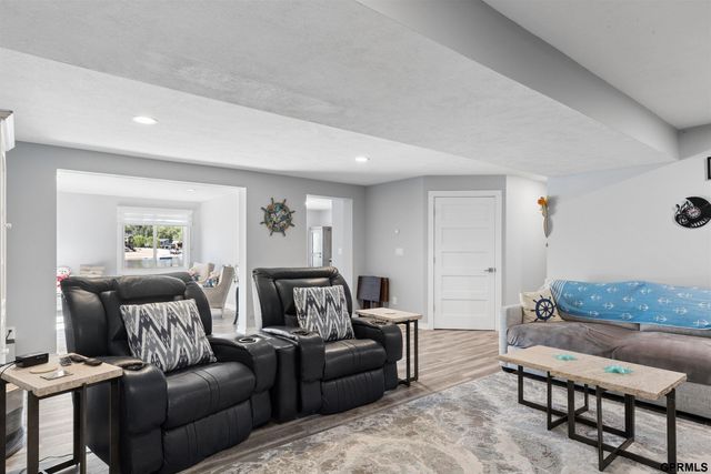 2520 Platte River Drive, Bellevue, NE 68123