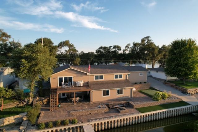 2520 Platte River Drive, Bellevue, NE 68123
