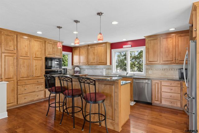 2520 Platte River Drive, Bellevue, NE 68123