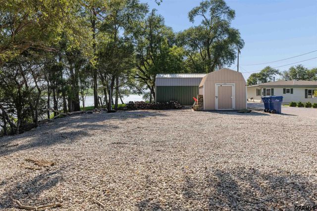 2520 Platte River Drive, Bellevue, NE 68123