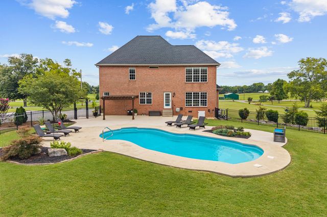 299 Karlee Dr, Lebanon, TN 37087