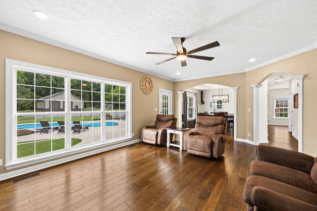 299 Karlee Dr, Lebanon, TN 37087