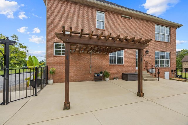 299 Karlee Dr, Lebanon, TN 37087