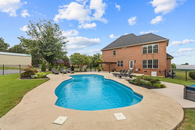 299 Karlee Dr, Lebanon, TN 37087