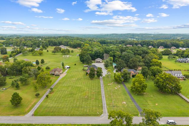 299 Karlee Dr, Lebanon, TN 37087