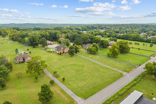 299 Karlee Dr, Lebanon, TN 37087