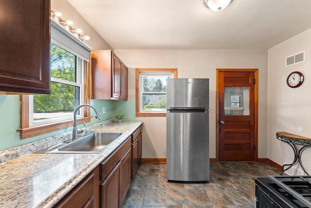 105 N 4TH AVENUE, Winneconne, WI 54986