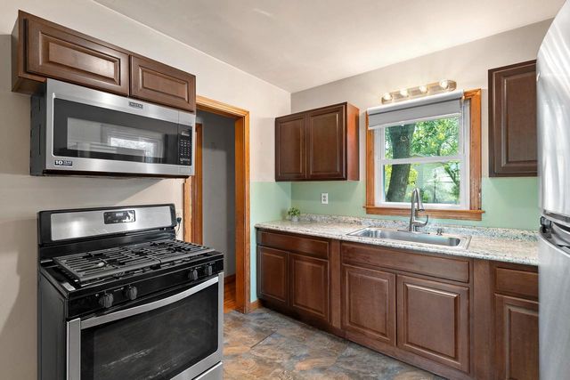 105 N 4TH AVENUE, Winneconne, WI 54986