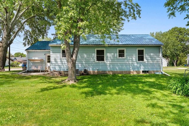 105 N 4TH AVENUE, Winneconne, WI 54986