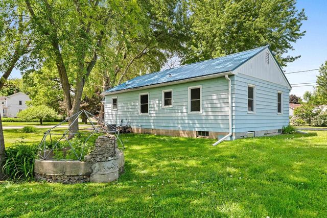 105 N 4TH AVENUE, Winneconne, WI 54986