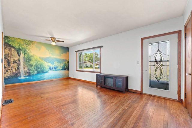 105 N 4TH AVENUE, Winneconne, WI 54986