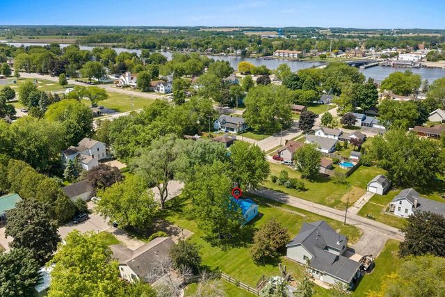 105 N 4TH AVENUE, Winneconne, WI 54986