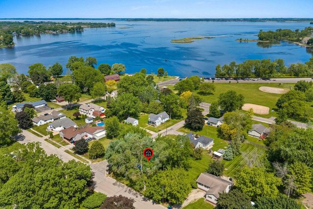105 N 4TH AVENUE, Winneconne, WI 54986