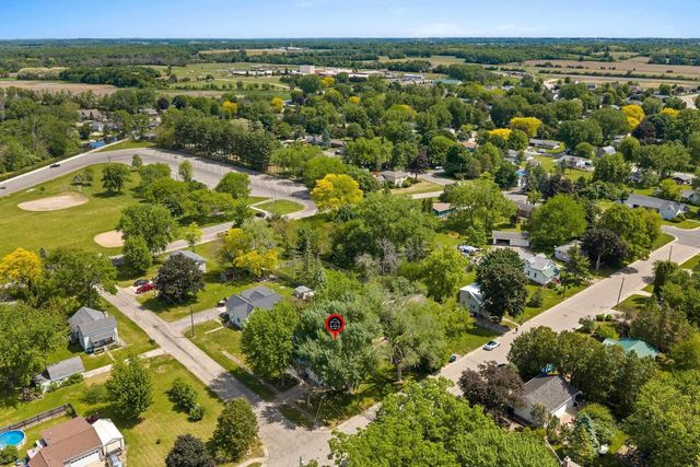 105 N 4TH AVENUE, Winneconne, WI 54986