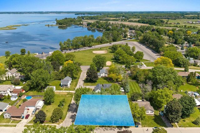 105 N 4TH AVENUE, Winneconne, WI 54986