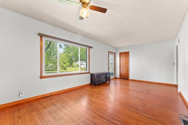 105 N 4TH AVENUE, Winneconne, WI 54986