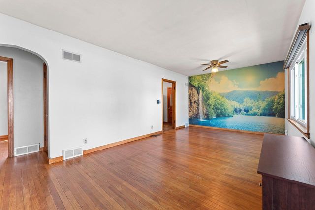 105 N 4TH AVENUE, Winneconne, WI 54986