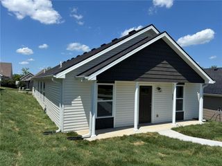 4907 S Creek Woods Drive, St Joseph, MO 64507