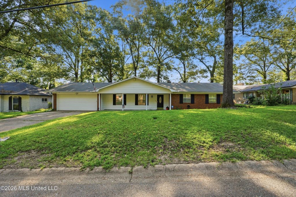 1011 Tanglewood Drive, Clinton, MS 39056