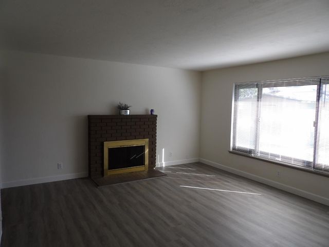 4324 E Richert, Fresno, CA 93726