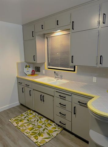 4324 E Richert, Fresno, CA 93726