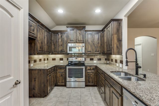 11900 Bexley Drive, Burleson, TX 76028