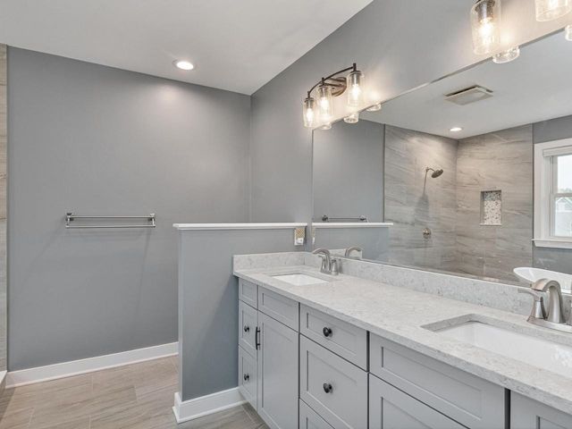226 Fairway Drive, South Burlington, VT 05403