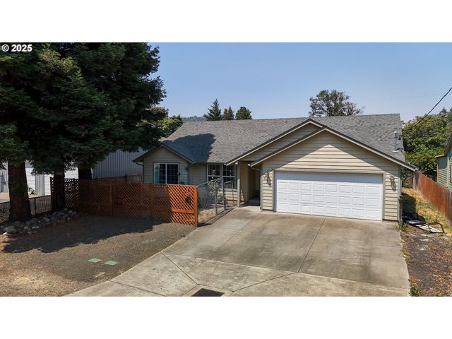 120 Se EDWARDS Ave, Winston, OR 97496