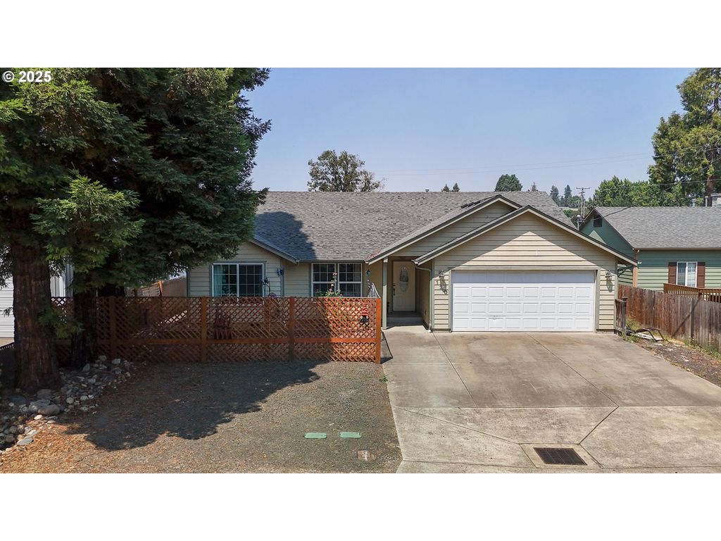 120 Se EDWARDS Ave, Winston, OR 97496