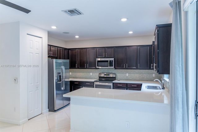 3993 S Allerdale Pl, Coconut Creek, FL 33073