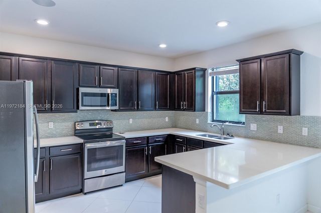 3993 S Allerdale Pl, Coconut Creek, FL 33073