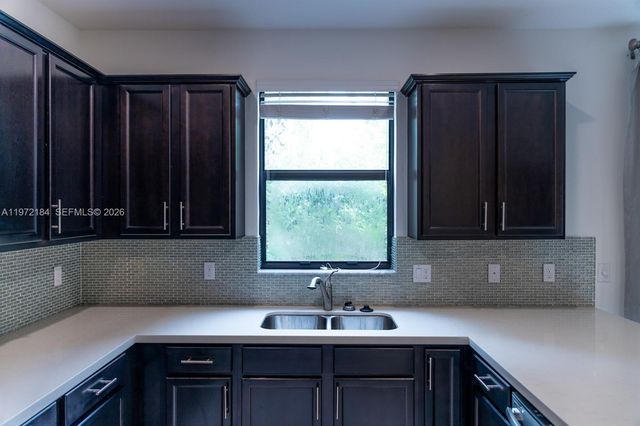 3993 S Allerdale Pl, Coconut Creek, FL 33073