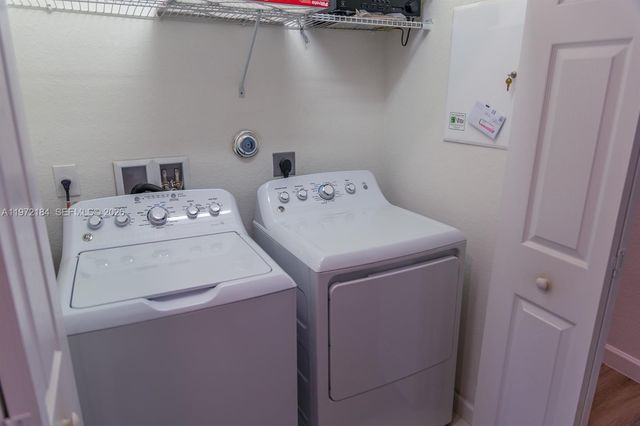 3993 S Allerdale Pl, Coconut Creek, FL 33073