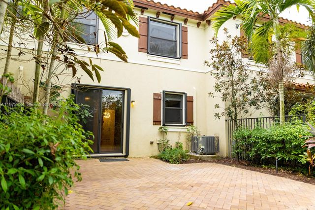 3993 S Allerdale Pl, Coconut Creek, FL 33073