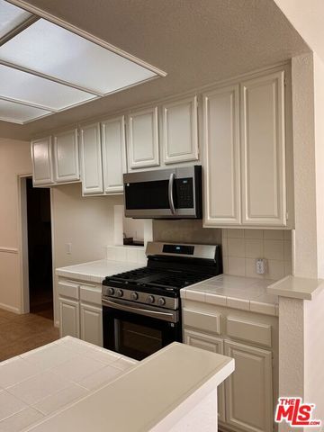 11910 Weddington Street 306, Valley Village, CA 91607