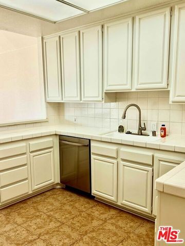 11910 Weddington Street 306, Valley Village, CA 91607