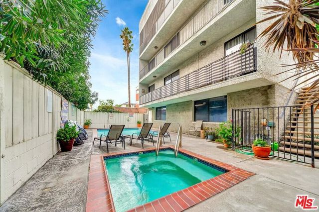 11910 Weddington Street 306, Valley Village, CA 91607