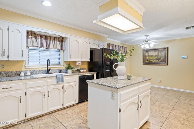 203 Paddington Drive, Lafayette, LA 70508