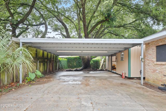 203 Paddington Drive, Lafayette, LA 70508