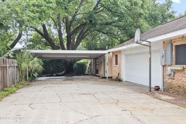 203 Paddington Drive, Lafayette, LA 70508