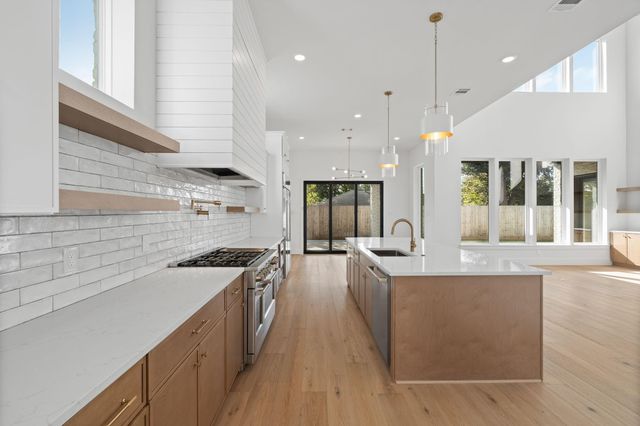 8021 Turquoise Lane, Houston, TX 77055