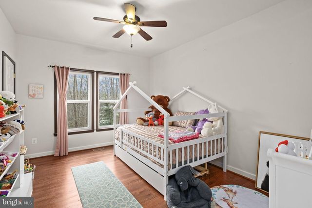 8701 SINCLAIR MILL RD, Manassas, VA 20112
