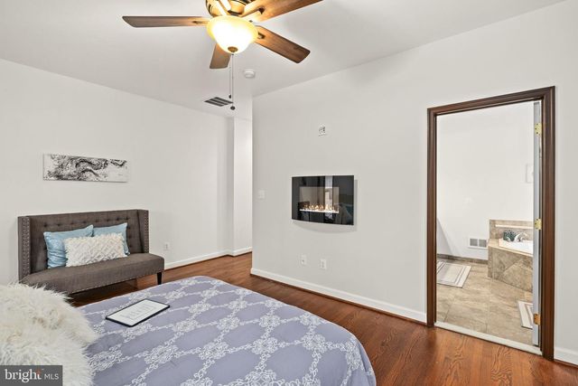 8701 SINCLAIR MILL RD, Manassas, VA 20112