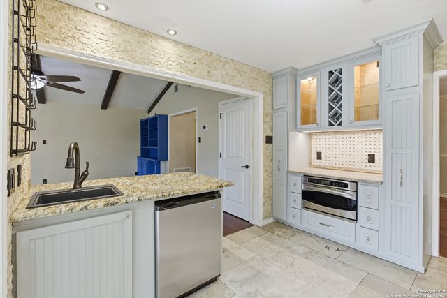 6019 Wildwind, Windcrest, TX 78239