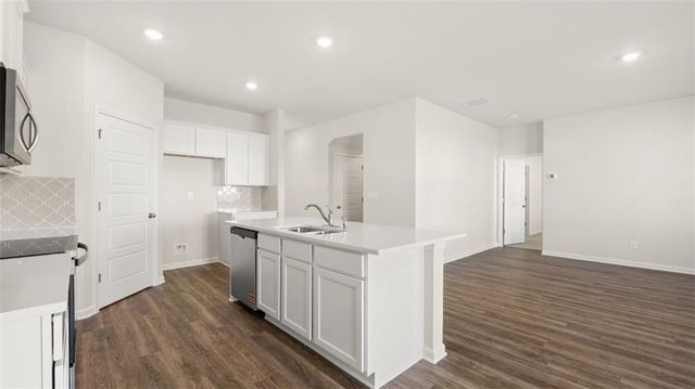 214 Cattle Drive, Perry, GA 31069