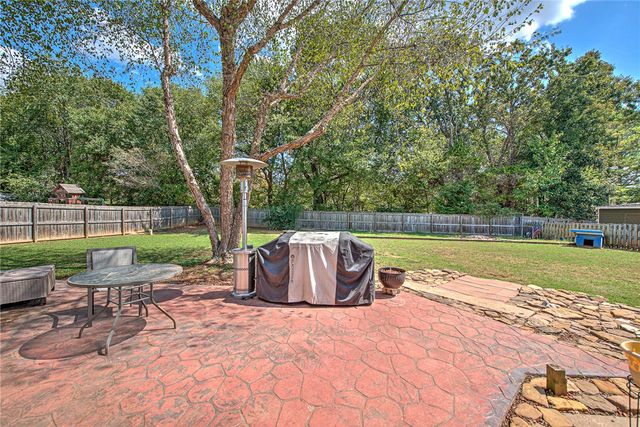 1844 N Buckley Drive, Fayetteville, AR 72701